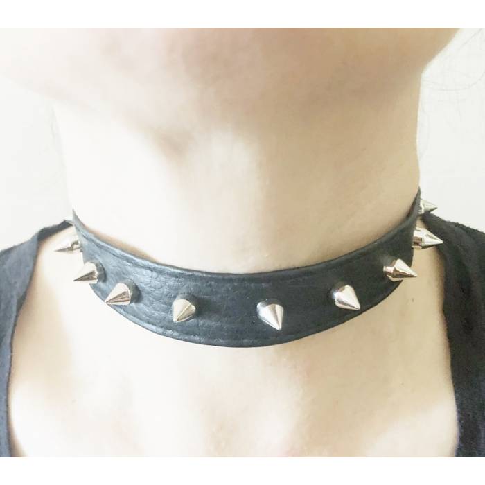 Çivili Deri Choker